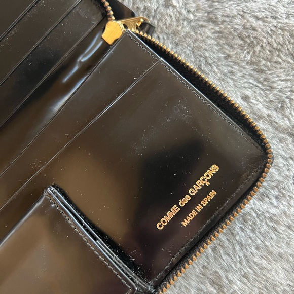 Comme des Garçons Dot Embossed Long Zipped Wallet - Picture 4 of 7